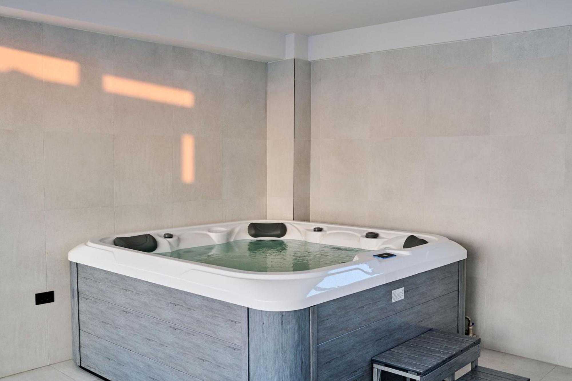 Summer Residence Apartment In Infinity Beach Resort - Parking Mamaia Exterior photo