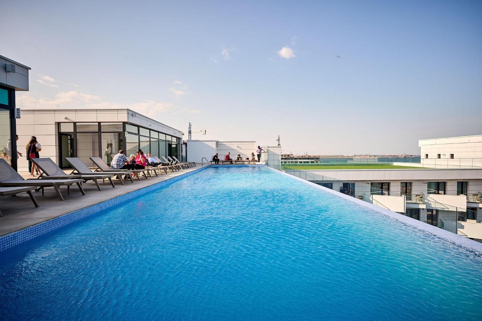 Summer Residence Apartment In Infinity Beach Resort - Parking Mamaia Exterior photo